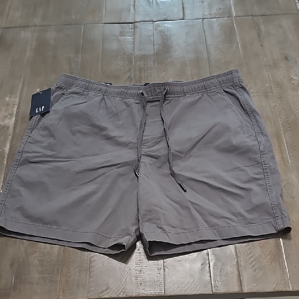 GAP Men's Athletic Gray Shorts